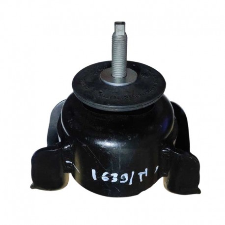 SOPORTE DE MOTOR DERECHO KUV 100 MAHINDRA